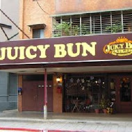 Juicy Bun Burger