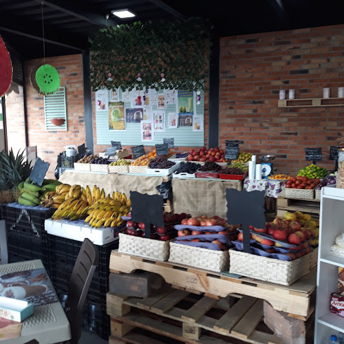 Opiniones de Fruras & Cakes en Cuenca - Frutería