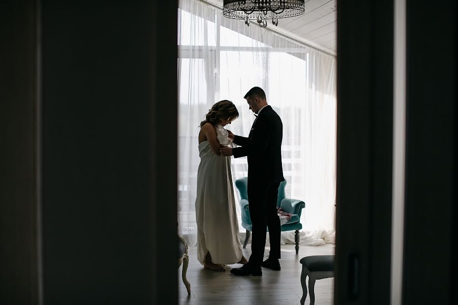 Fotógrafo de casamento Yana Kovaleva (yanakovaleva). Foto de 4 de fevereiro 2020