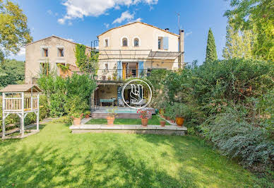 Maison avec piscine et terrasse 4