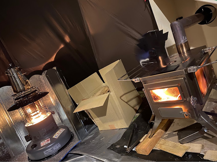 ハイエースバンのヒッチキャリア・年越しキャンプに関するカスタム事例の投稿画像3枚目