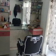 Big Boss Loreal Professionnel Unisex Saloon photo 1