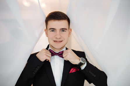 Wedding photographer Evgeniy Merkulov (paparazzi48). Photo of 16 April 2019