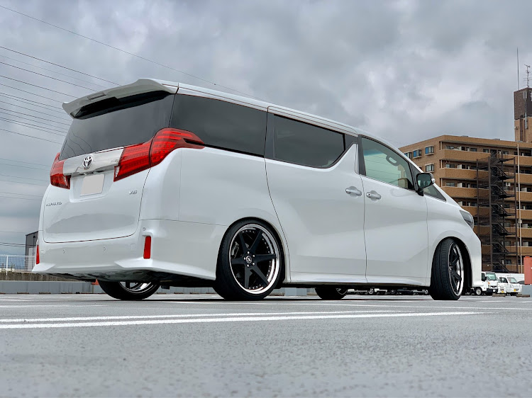 アルファードの車高調整・WORK ZEAST・リム交換準備完了・玄武バンプストッパーに関するカスタム事例の投稿画像2枚目