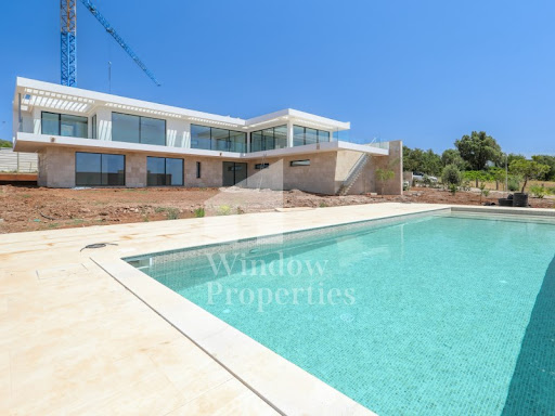 Maison avec piscine 1