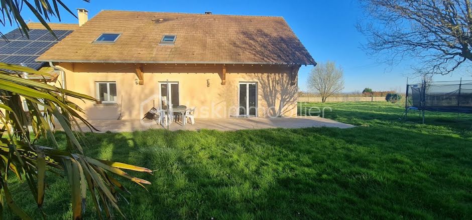 Vente maison 5 pièces 160 m² à La Villeneuve (71270), 230 000 €