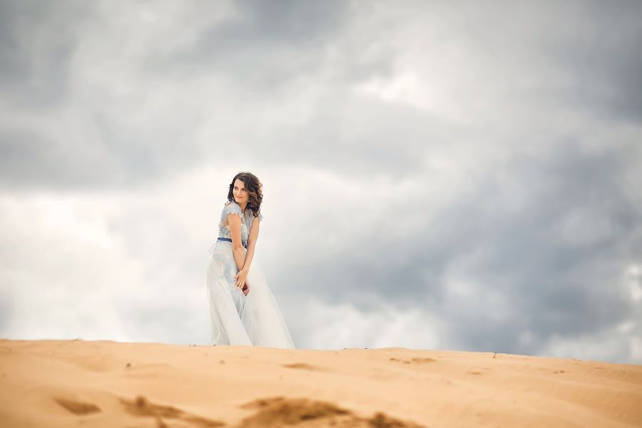 Fotógrafo de casamento Svetlana Shabanova (shabanovasl). Foto de 20 de abril 2017