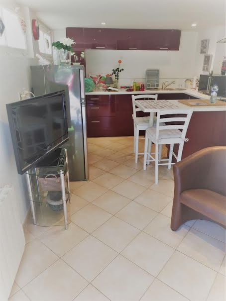 Location meublée appartement 1 pièce 22 m² à Toulon (83000), 550 €