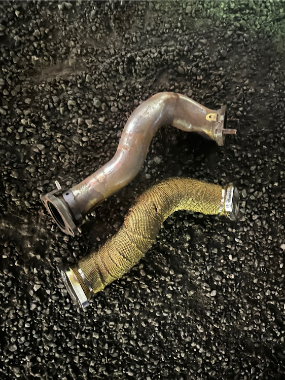 BRZのEXマニホールド交換・トラストマフラー・エキマニ交換・DIY・GReddyに関するカスタム事例の投稿画像4枚目