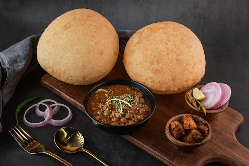 Choley Bhatura