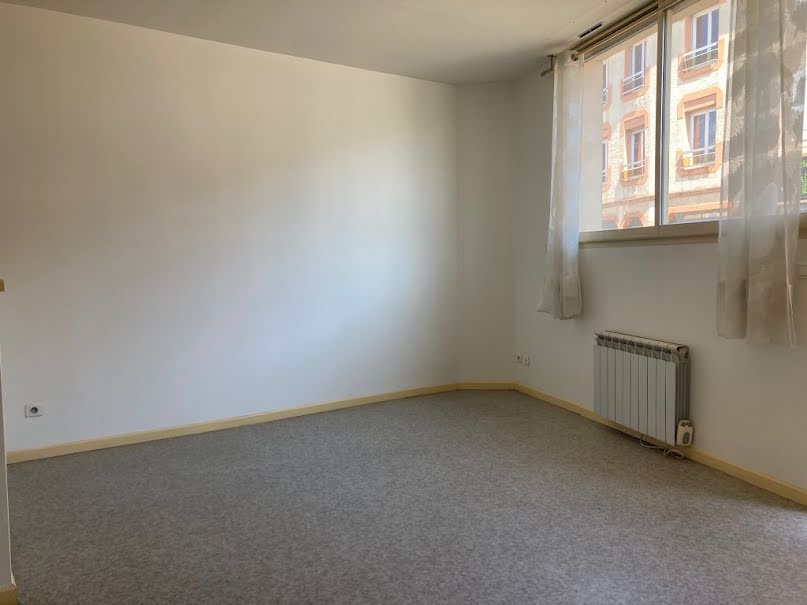 Location  appartement 2 pièces 47 m² à Pomarez (40360), 390 €