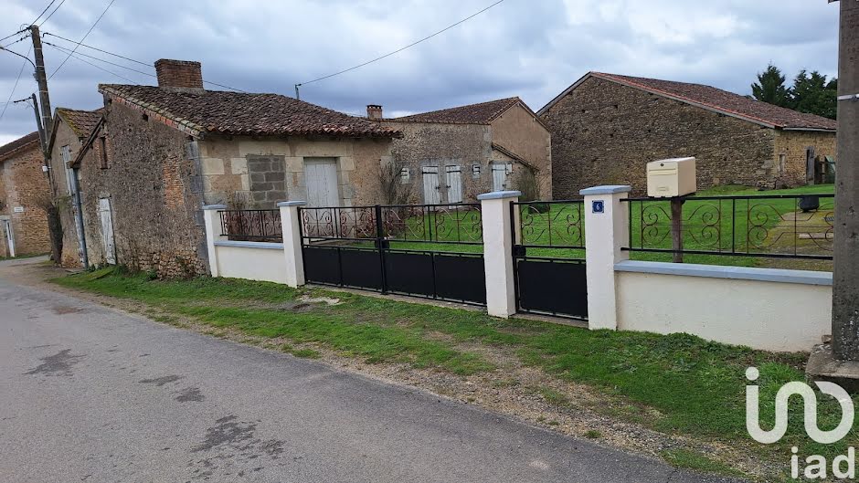 Vente maison 4 pièces 103 m² à Nérignac (86150), 126 000 €