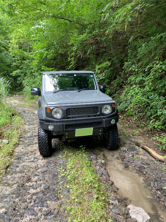 ジムニーシエラのジムニー・ジムニーシエラ・ジムニーJB74・林道・濁流に関するカスタム事例の投稿画像4枚目