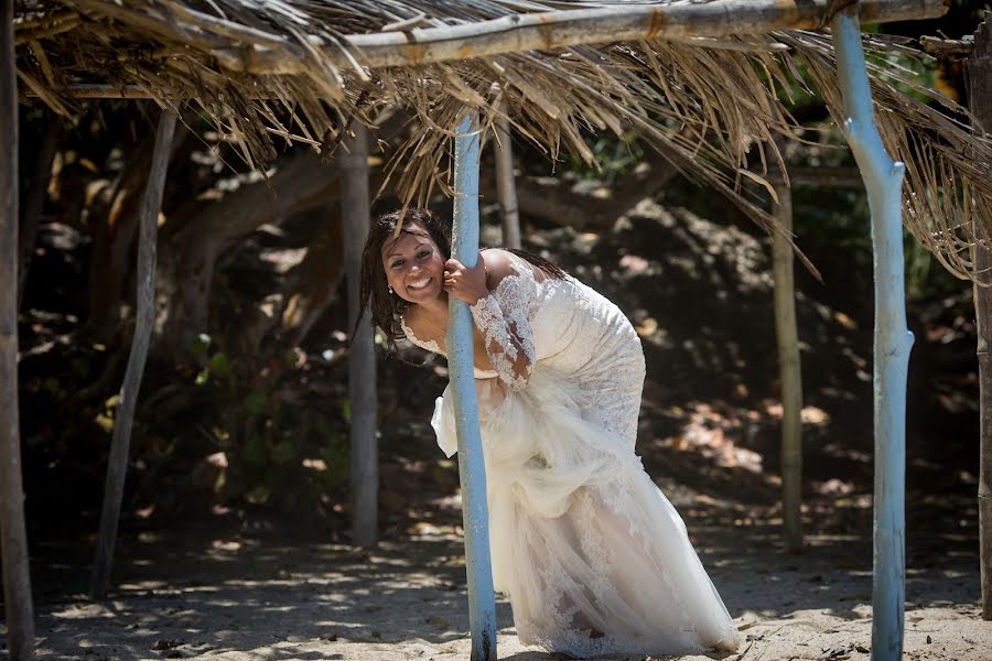 Fotografer pernikahan Carina Rodríguez (altoenfoque). Foto tanggal 10 Oktober 2018