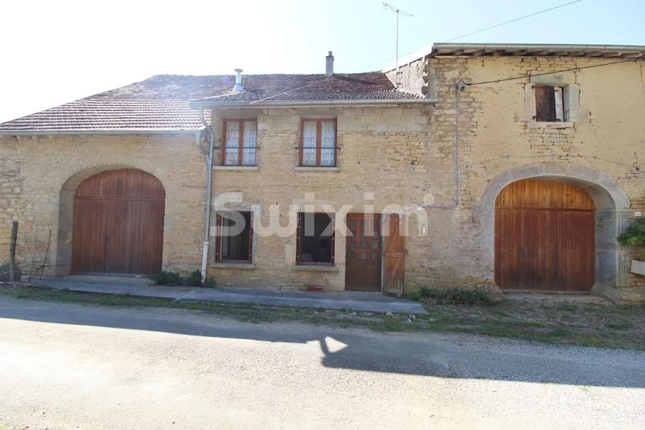 Vente maison 6 pièces 130 m² à Lons-le-Saunier (39000), 189 000 €