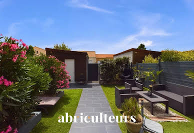 Maison avec jardin et terrasse 1