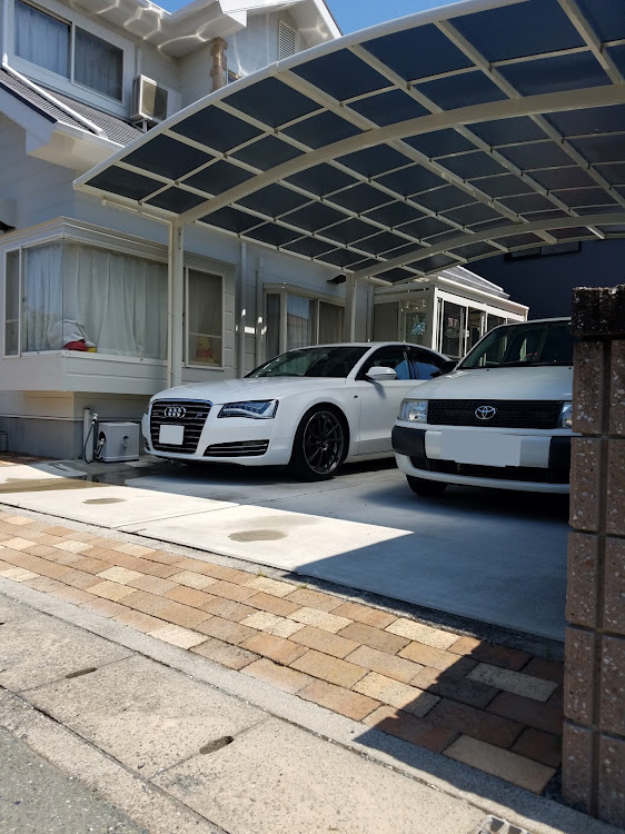 A8のアウディA8・プロボックス・ジャイロキャノピー・ジャイロ・洗車に関するカスタム事例の投稿画像1枚目