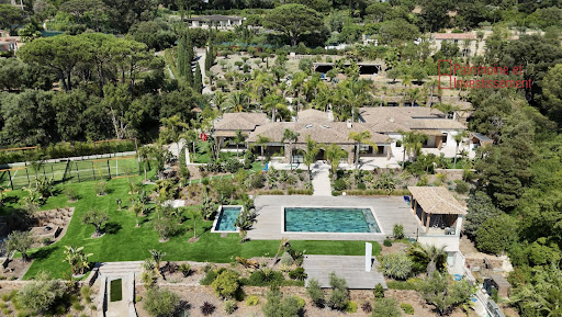 Villa avec piscine et jardin 1