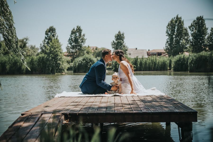 Fotografo di matrimoni Ádám Sóstai (bluenightphoto). Foto del 2 luglio 2021