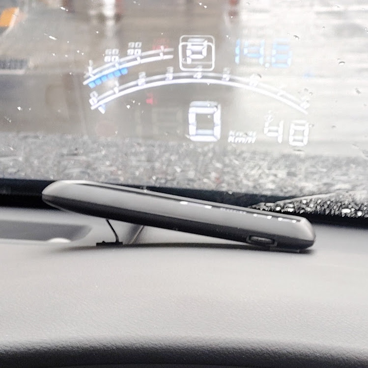クラウンロイヤルのHUD・ヘッドアップディスプレイ・OBD2・リヤモニター・じんべえに関するカスタム事例の投稿画像9枚目