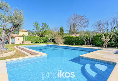 House with pool and terrace 4