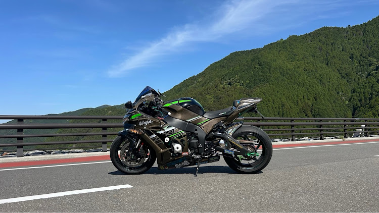 じょーじさんが投稿したzx10r・Kawasaki・ninjaに関するカスタム事例の投稿画像2枚目