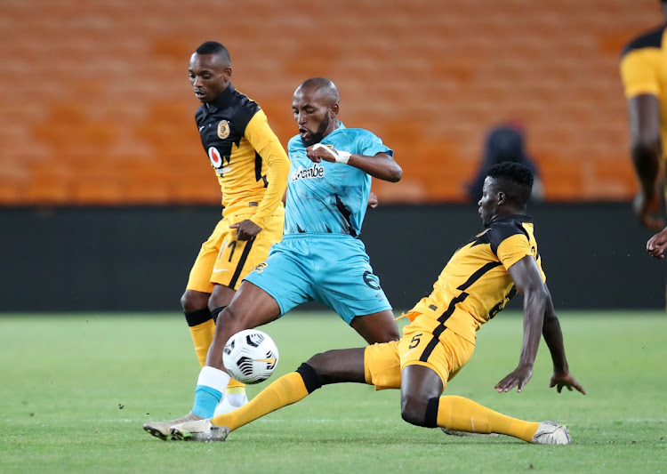 Sibongiseni Mthethwa of Black Leopards challenged by Khama Billiat and Anthony Agay of Kaizer Chiefs.