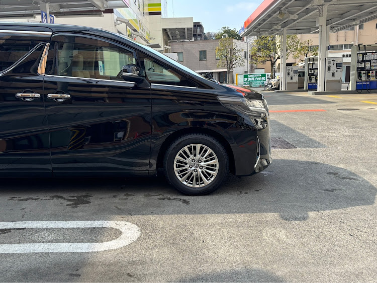 アルファードのアルファード30系・仕事車・役員車・洗車・キレイな車は気持ちいいに関するカスタム事例の投稿画像1枚目