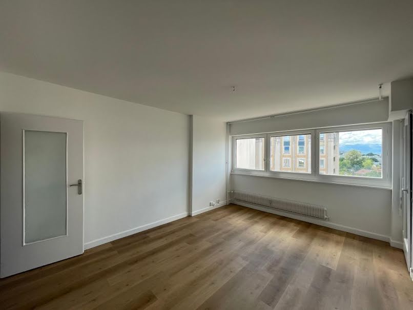 Location  appartement 2 pièces 49 m² à Gaillard (74240), 930 €