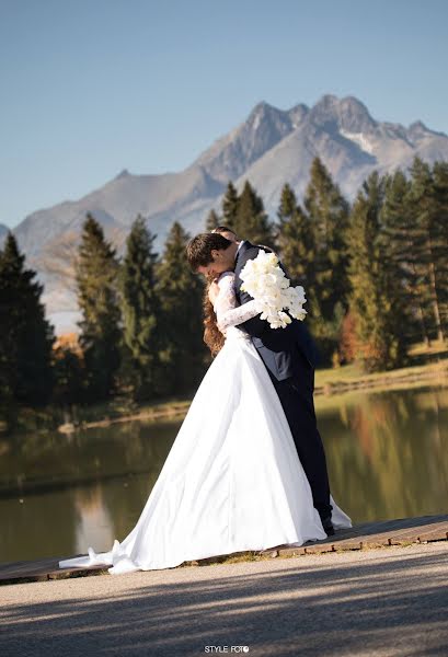 Fotógrafo de casamento Peter Kovács (stylovefotky). Foto de 16 de abril 2019