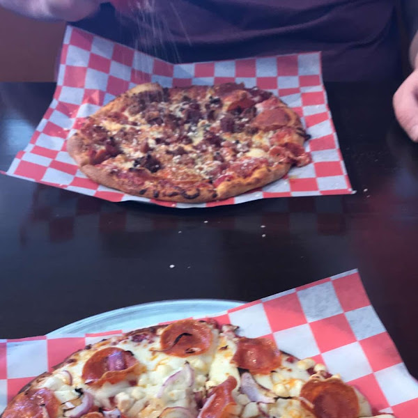 Gluten-Free Pizza at Uncle Maddio's Pizza Joint