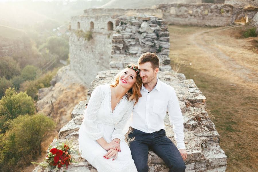 Fotógrafo de bodas Ksyusha Ostapenko (sjana). Foto del 10 de diciembre 2018