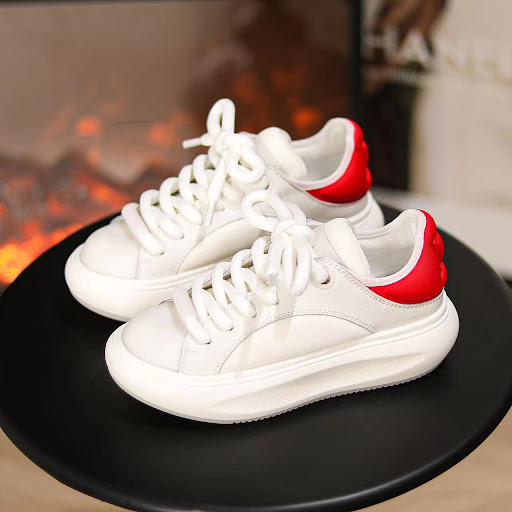 Title 4, Comfortable and breathable low-top running casu...