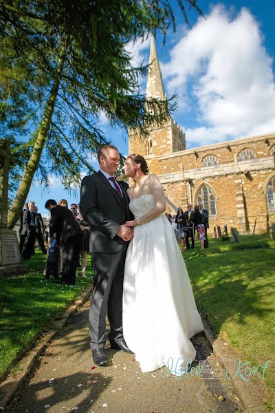 Fotografo di matrimoni Helen Keast (helenkeastphoto). Foto del 2 luglio 2019