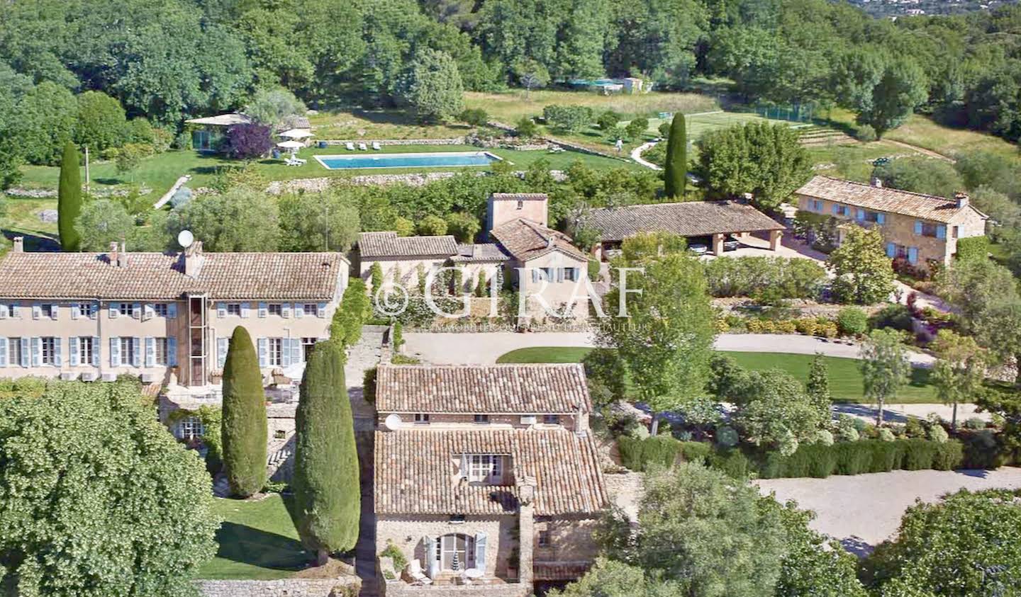 Villa with pool Valbonne