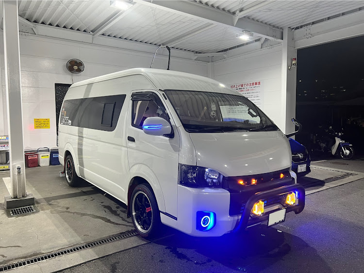 ハイエースバンの洗車・鹿児島オフ・洒落屯車オフ会・光り物が増えて行くに関するカスタム事例の投稿画像1枚目