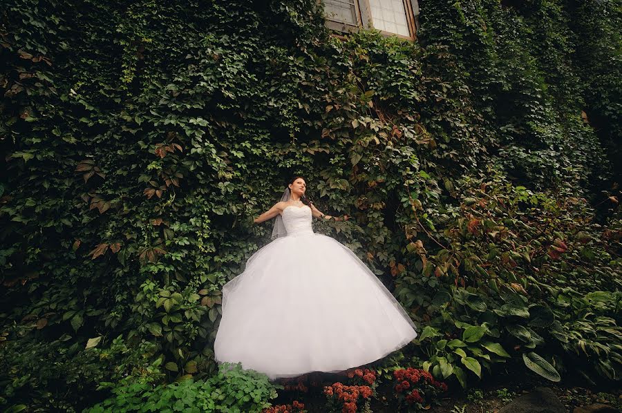 Wedding photographer Sergey Pivovarov (pivovaroff). Photo of 8 October 2013