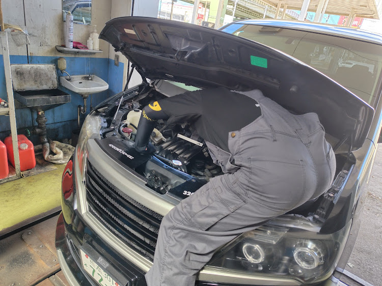 セレナの維持りに専念・弄りもしたい😍・ウラモジ☆ワークス・しおたくぼでぃ❤・HR paintingに関するカスタム事例の投稿画像2枚目