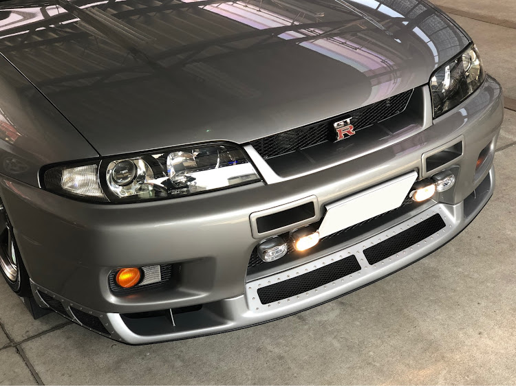 スカイライン GT-RのDIY・スカイライン・スカイラインGTR BCNR33・フォグランプに関するカスタム事例の投稿画像1枚目