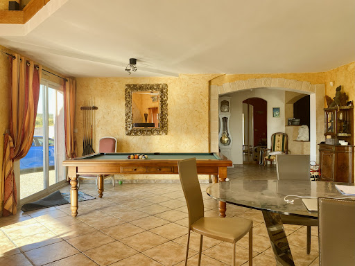 Maison avec piscine et jardin 5