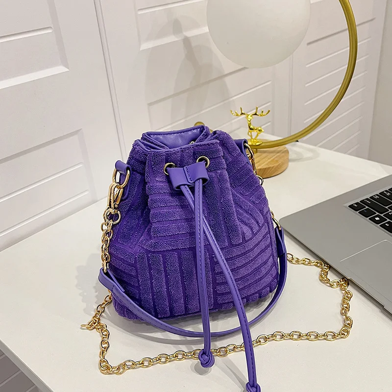 Title 5, Bolso bandolera de moda con cadena, diseño de r...