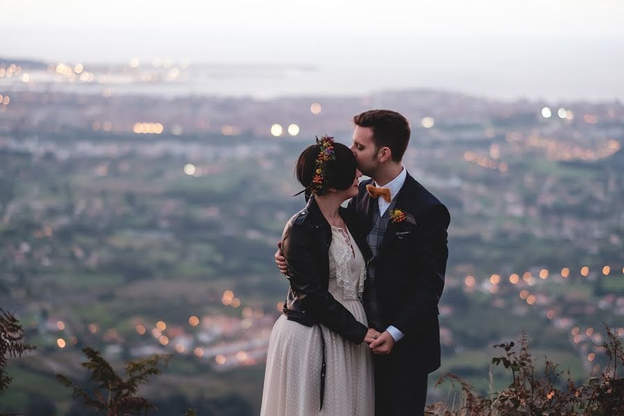 Fotografo di matrimoni Javier Abad (f2studio). Foto del 23 maggio 2019