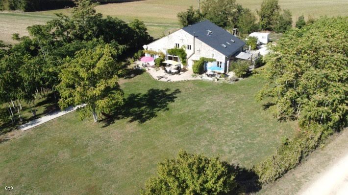 Vente maison 14 pièces 291 m² à Verteuil-sur-Charente (16510), 368 400 €