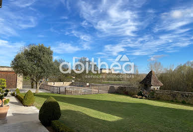 Property with pool and garden 3