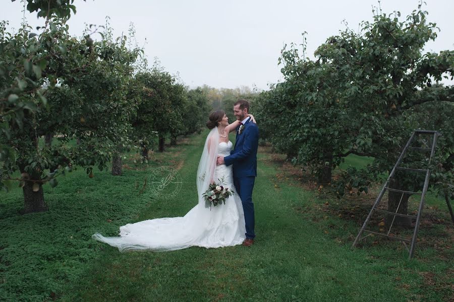 Fotografo di matrimoni Alisia Mellors (alisiamellors). Foto del 30 aprile 2022