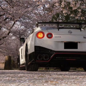 NISSAN GT-R