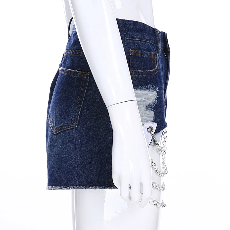 Title 3, BF chain cutout shorts – Stijlvolle shorts met ...