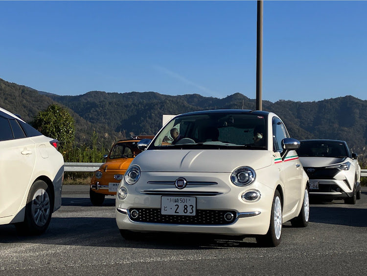 500のFIAT500・フィアット&アバルト  ミーティング・クーチューン・ふっじさーん、は隠れ気味に関するカスタム事例の投稿画像1枚目