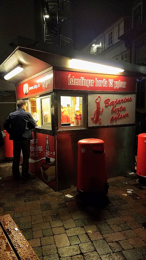 How to spend less then 1 day in Iceland. A Must Do: Baejarins Beztu aka Reykjavik’s no. 1 hot dog stand. Open until 4:30 AM on Fridays, the only thing you can get at this humble stand is the pylsur, Icelandic hot dogs in a traditional bun with chopped onions, mustard, ketchup, crispy fried onions, and pickled mayo.