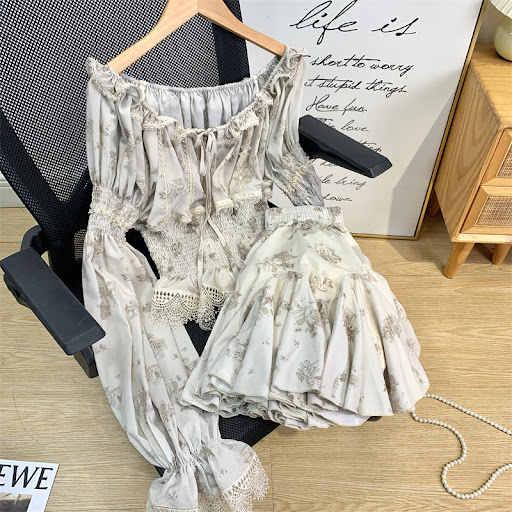 Title 6, Printed Waist Lace One Word Collar Top a stylis...
